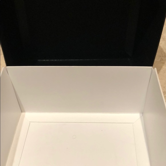Chanel Box - Picture 7 of 8